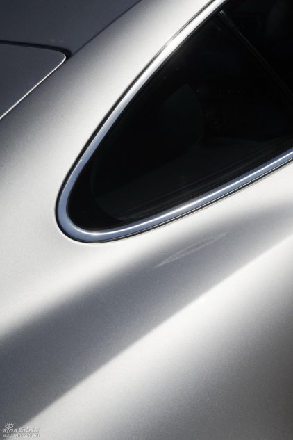 捷豹XKR外观图片