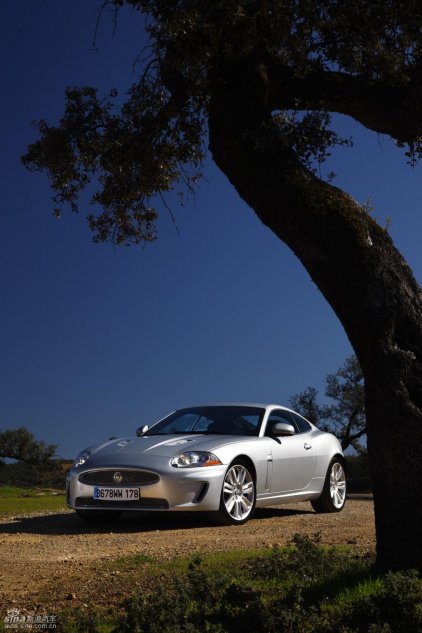 捷豹XKR外观图片