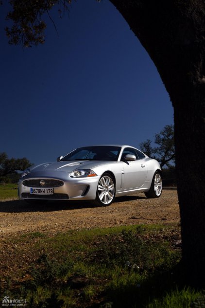 捷豹XKR外观图片