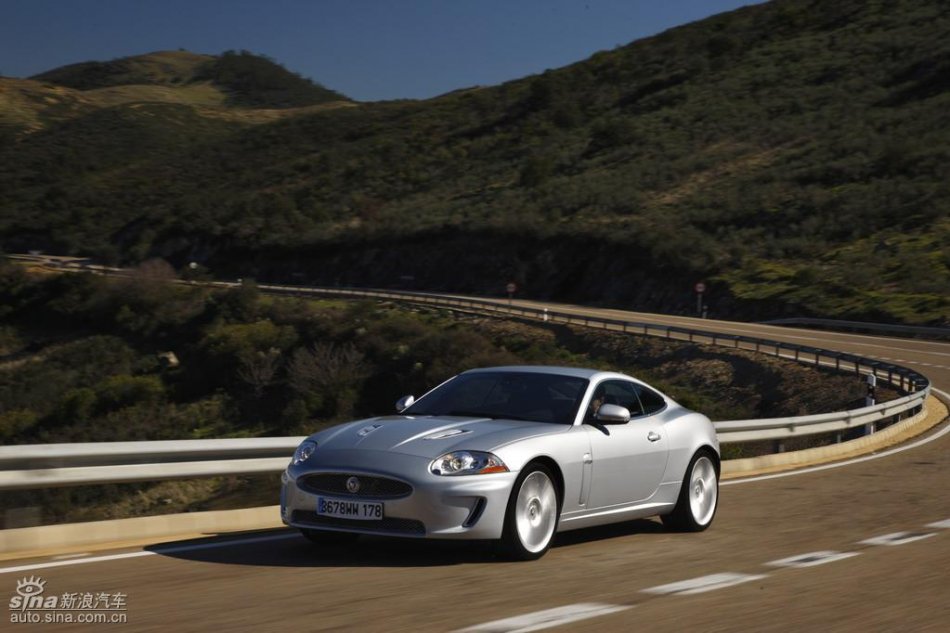 捷豹XKR外观图片