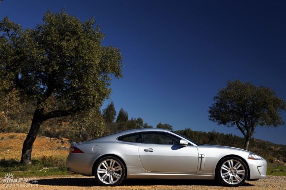 捷豹XKR外观图片