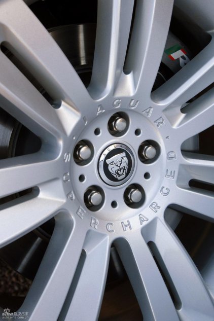 捷豹XKR外观图片