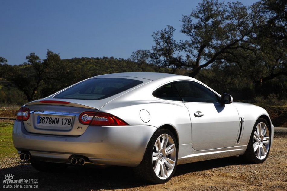 捷豹XKR外观图片