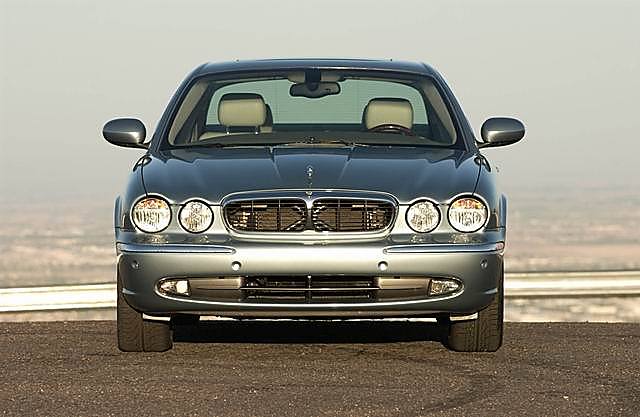 2004��ݱ�XJ8