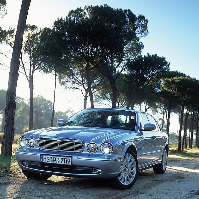 2004��ݱ�XJ8