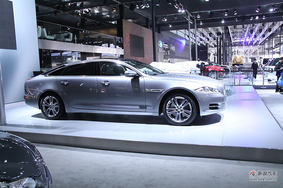 捷豹XJ全景商务车