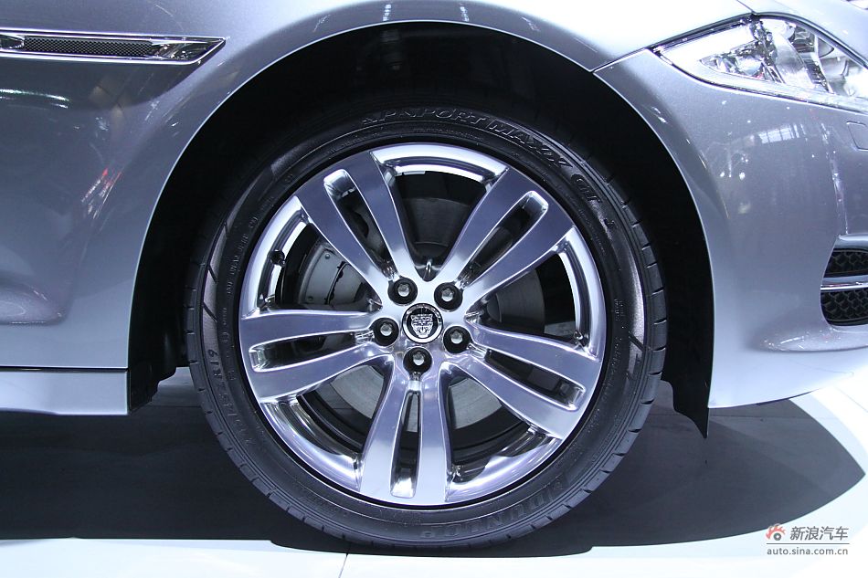 捷豹XJ全景商务车