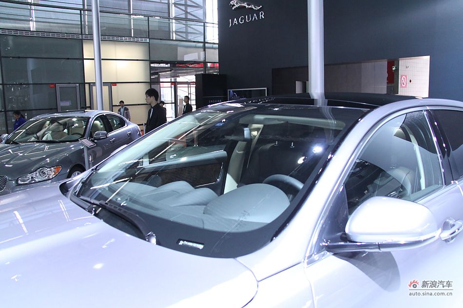 捷豹XJ全景商务车