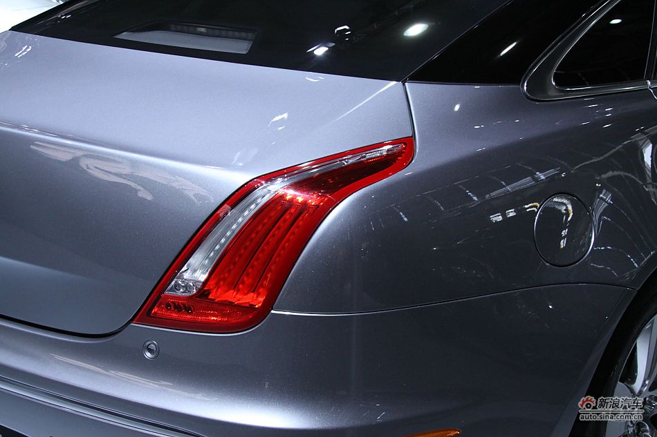 捷豹XJ全景商务车