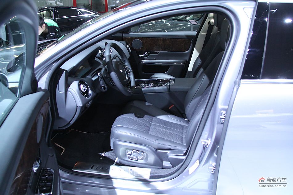 捷豹XJ全景商务车