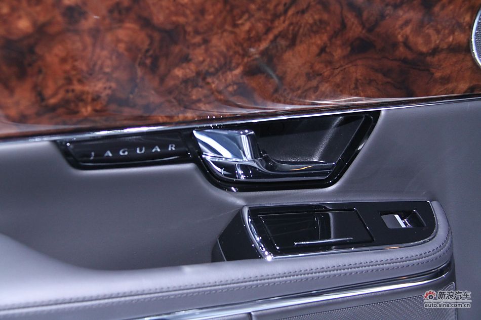 捷豹XJ全景商务车