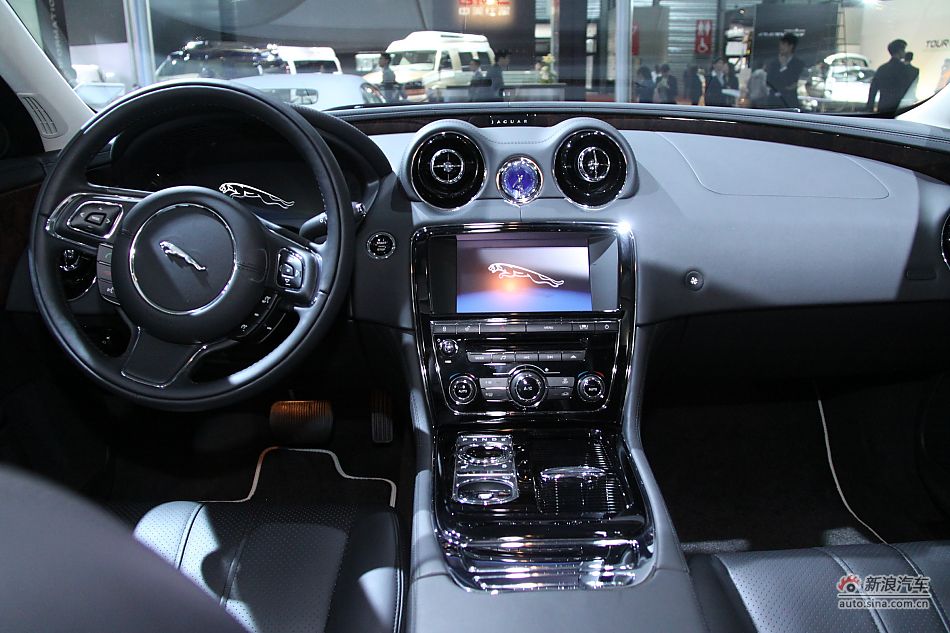 捷豹XJ全景商务车