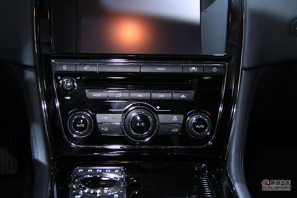 捷豹XJ全景商务车