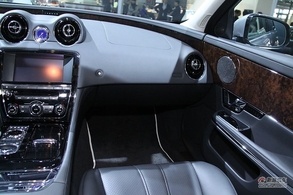 捷豹XJ全景商务车