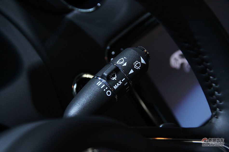 捷豹XJ全景商务车