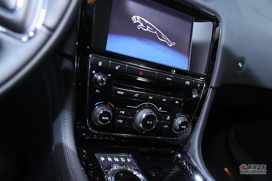 捷豹XJ全景商务车