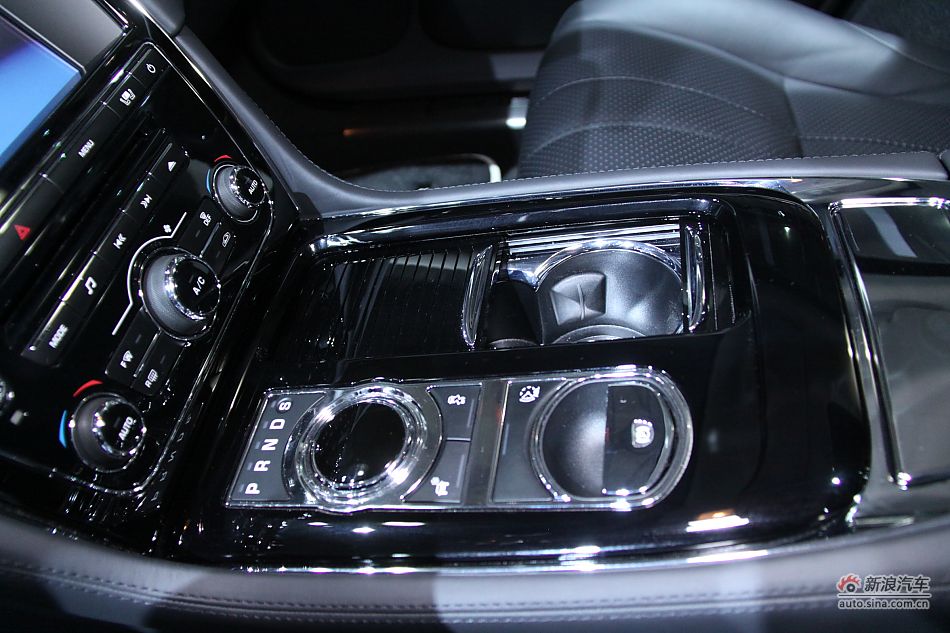 捷豹XJ全景商务车