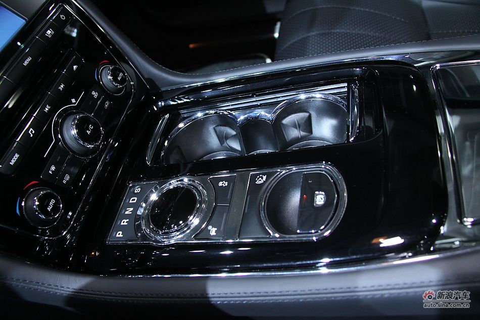 捷豹XJ全景商务车