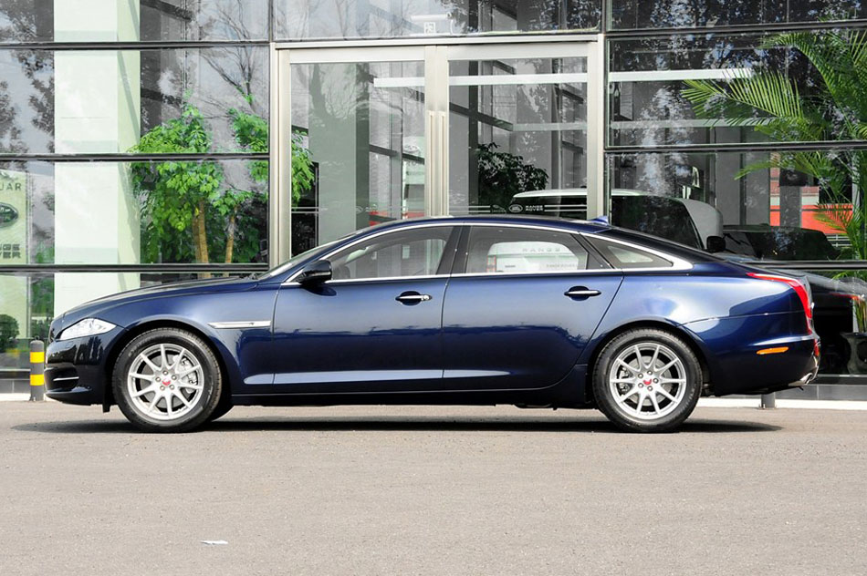 2015款 XJL 2.0T 两驱典雅商务版 外观