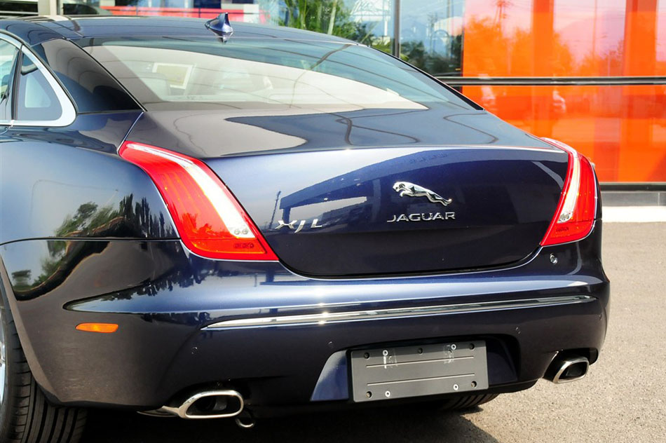 2015款 XJL 2.0T 两驱典雅商务版 细节