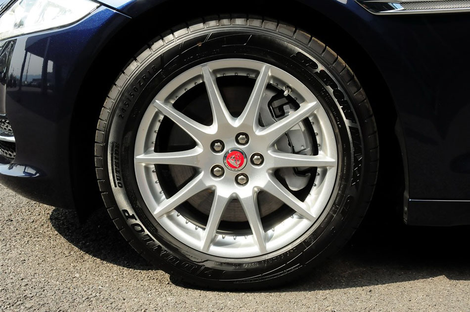 2015款 XJL 2.0T 两驱典雅商务版 细节