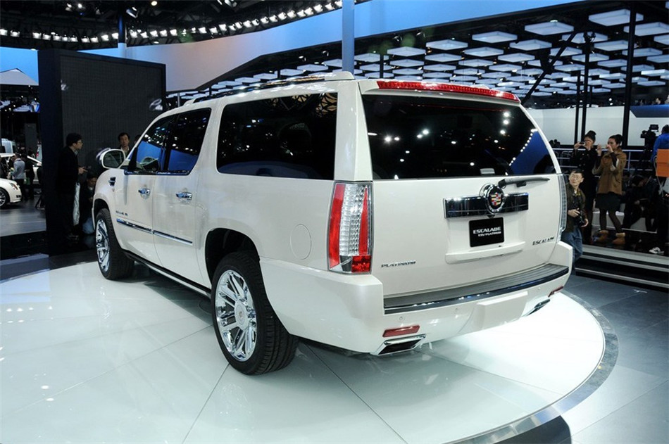 2013款凯雷德ESV铂金版加长型