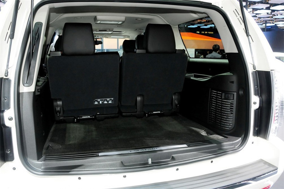 2013款凯雷德ESV铂金版加长型