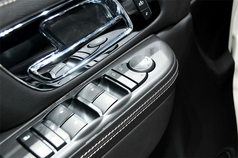 2013款凯雷德ESV铂金版加长型