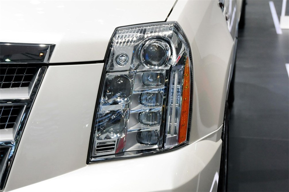 2013款凯雷德ESV铂金版加长型