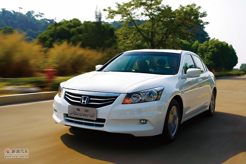 2011款雅阁整体外观