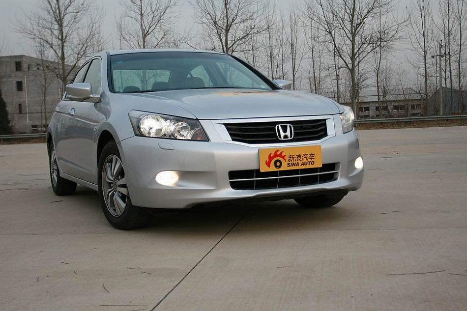 八代雅阁外观图片