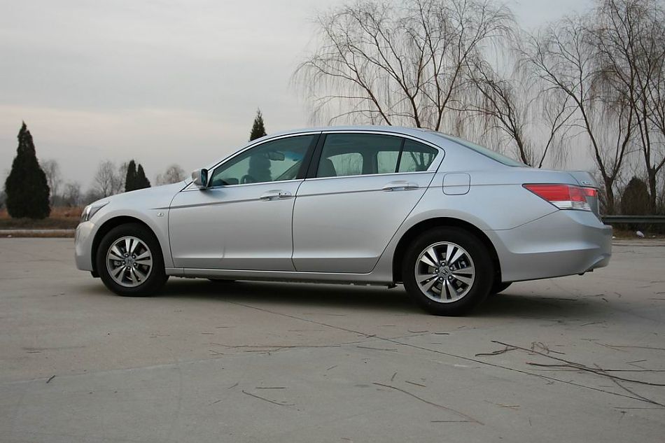 八代雅阁外观图片