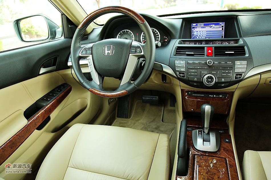 2011款雅阁2.4EXL Navi内饰图片