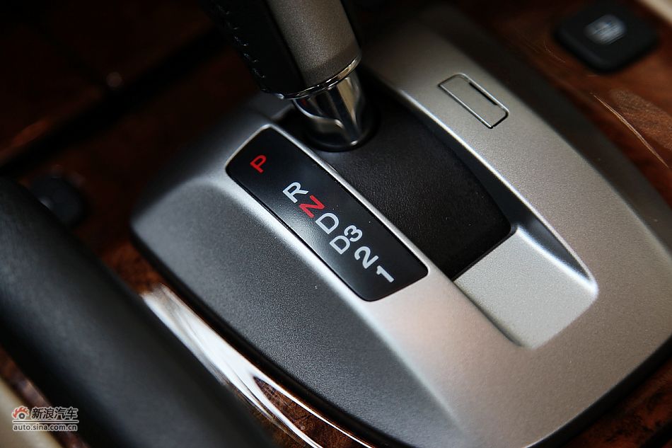 2011款雅阁2.4EXL Navi内饰图片