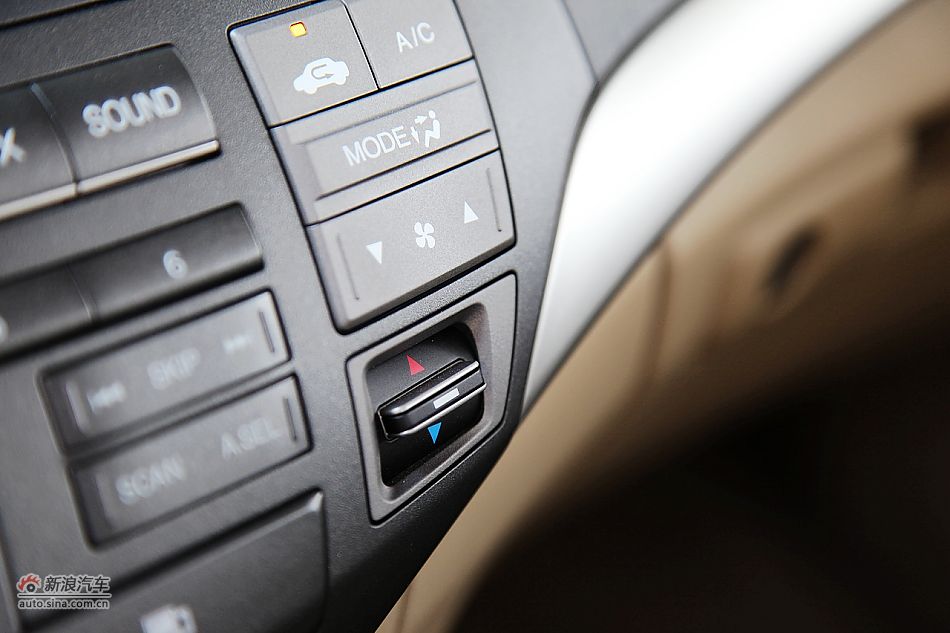 2011款雅阁2.4EXL Navi内饰图片