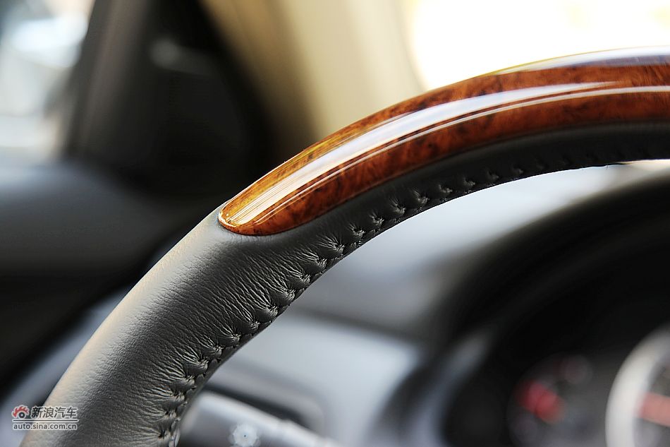 2011款雅阁2.4EXL Navi内饰图片