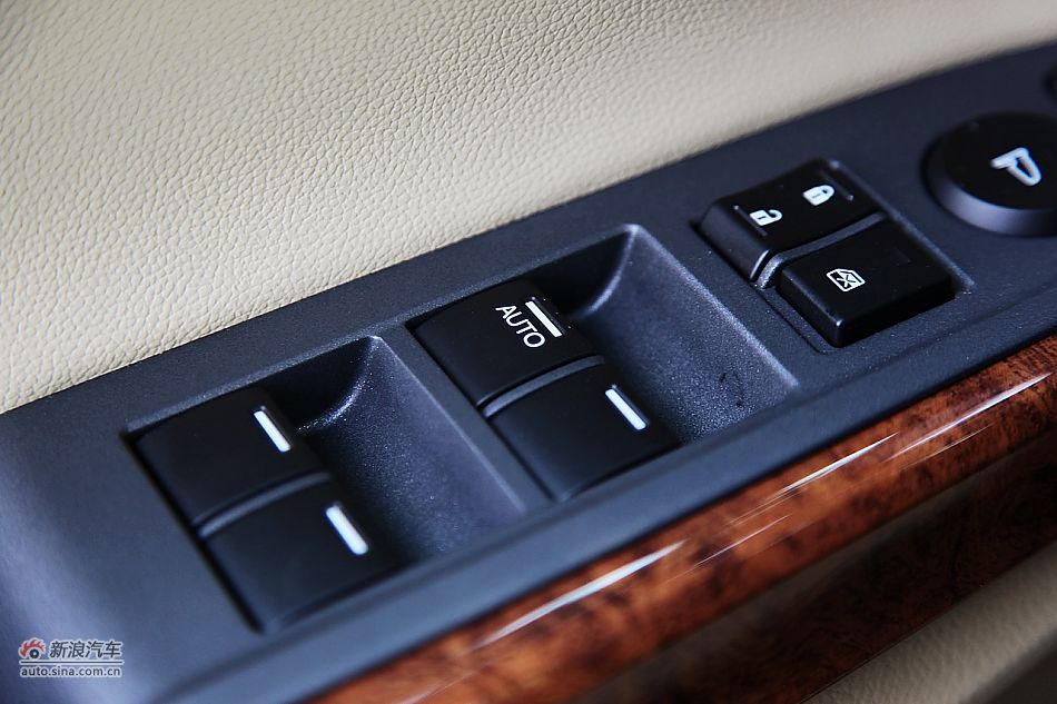 2011款雅阁2.4EXL Navi内饰图片