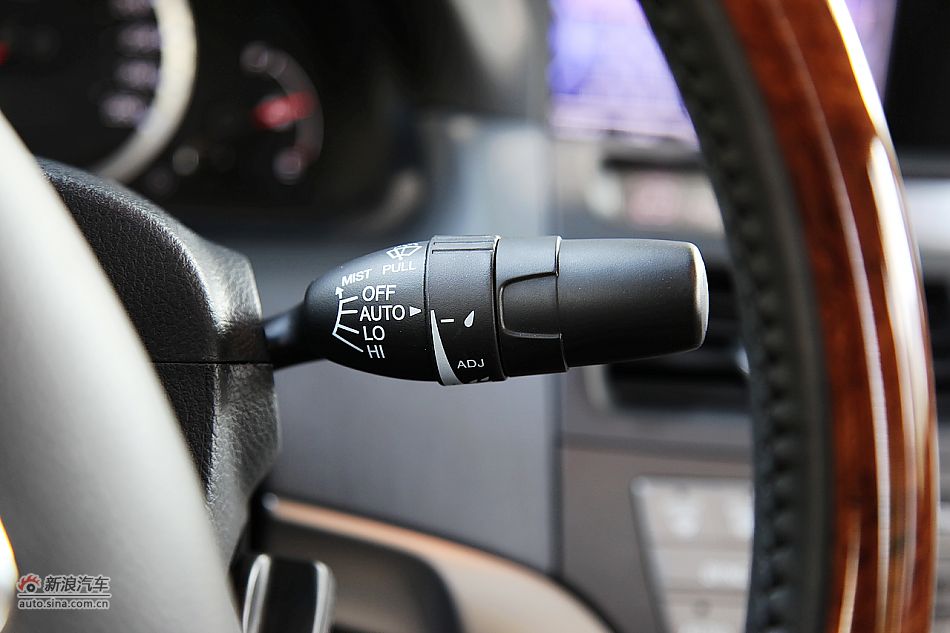 2011款雅阁2.4EXL Navi内饰图片