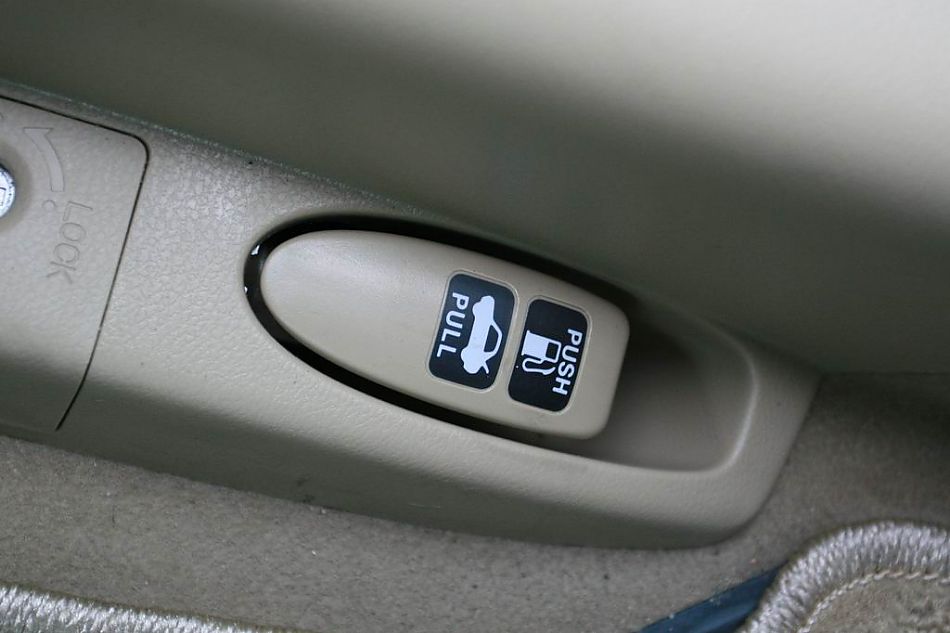 八代雅阁内饰图片