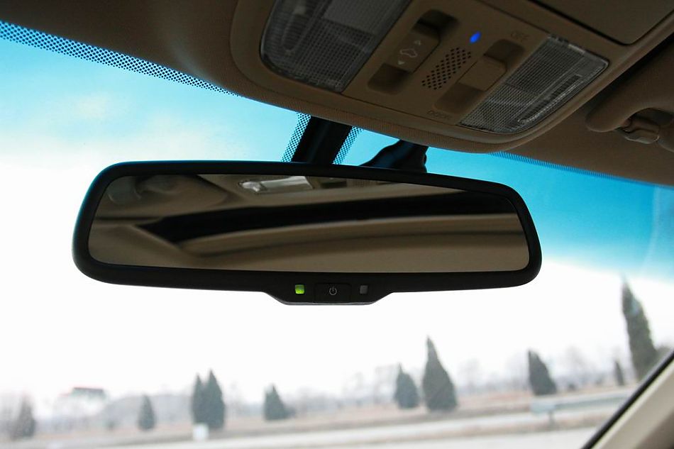 八代雅阁内饰图片