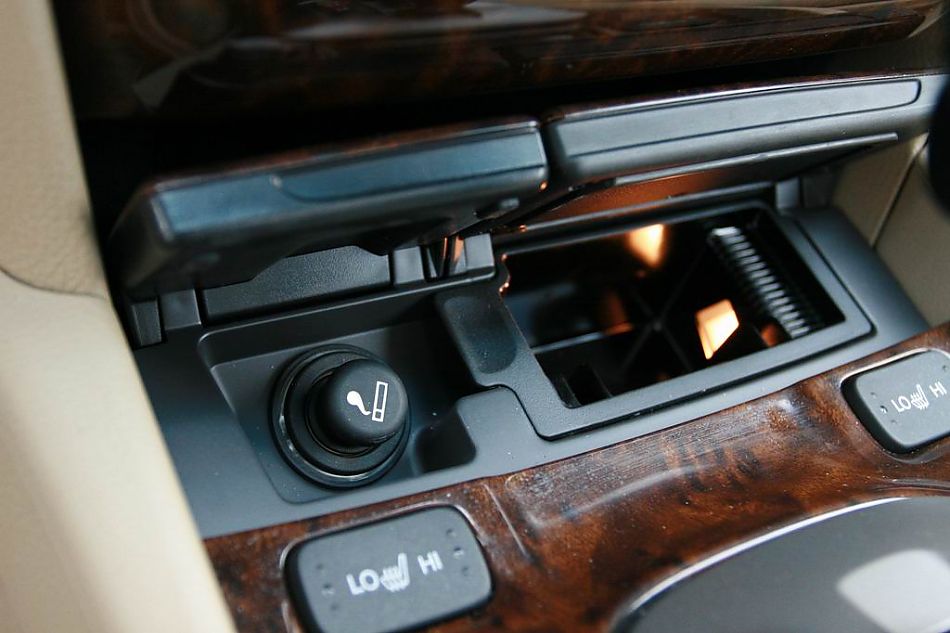 八代雅阁内饰图片