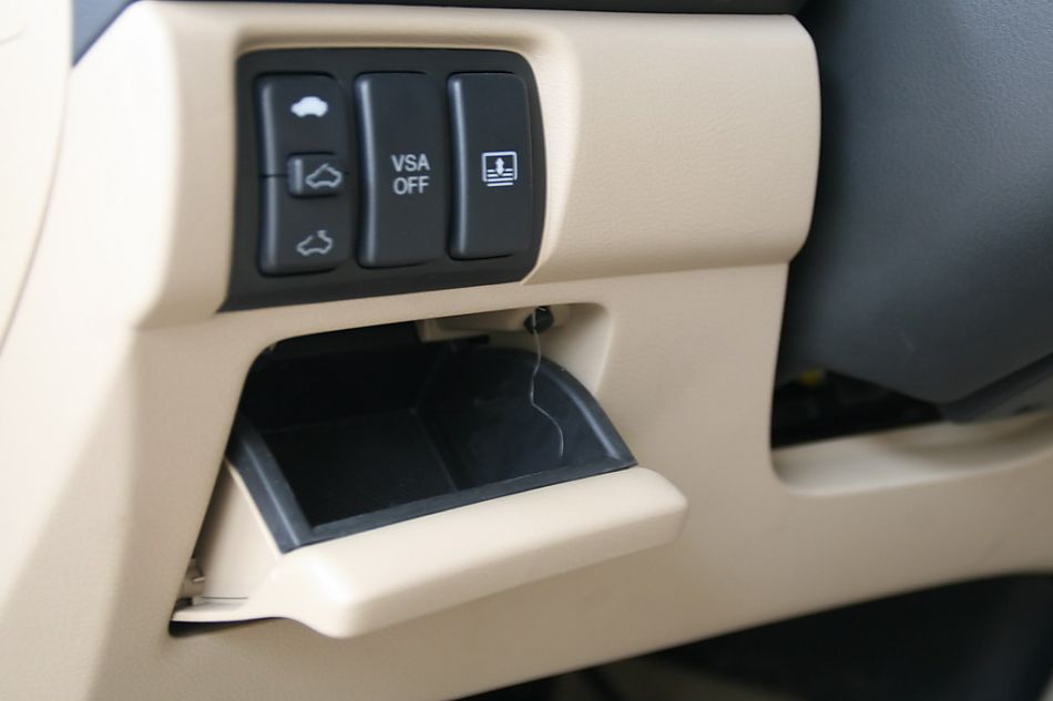 广州本田07款雅阁内饰