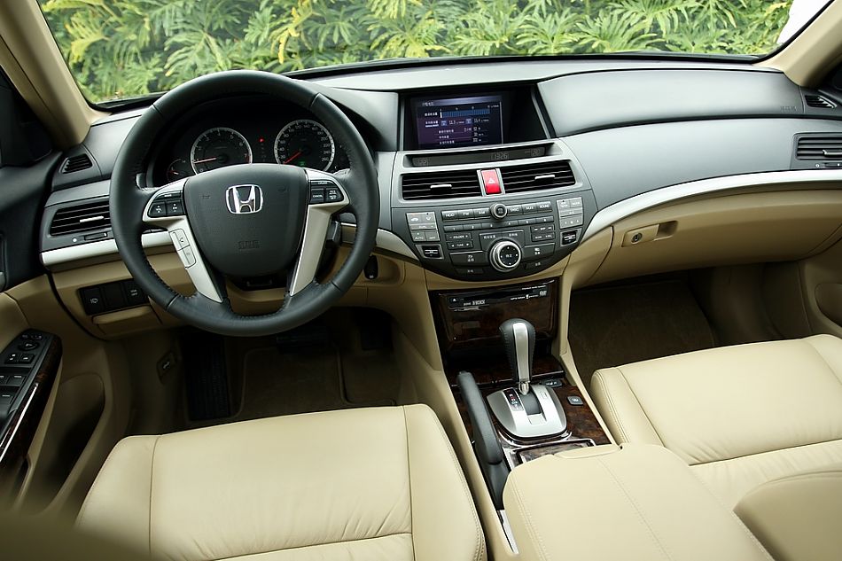 第八代雅阁内饰