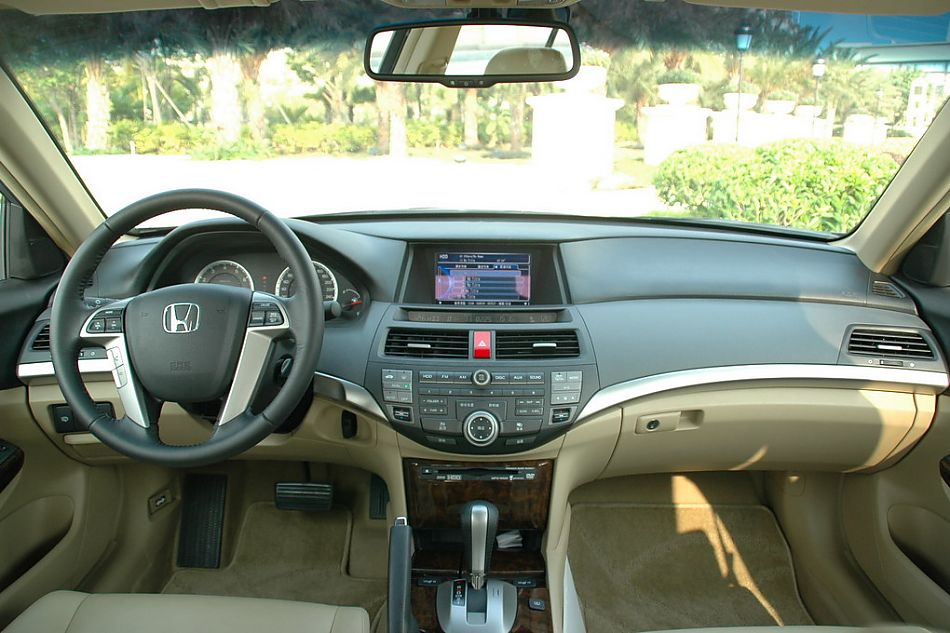 第八代雅阁内饰图片