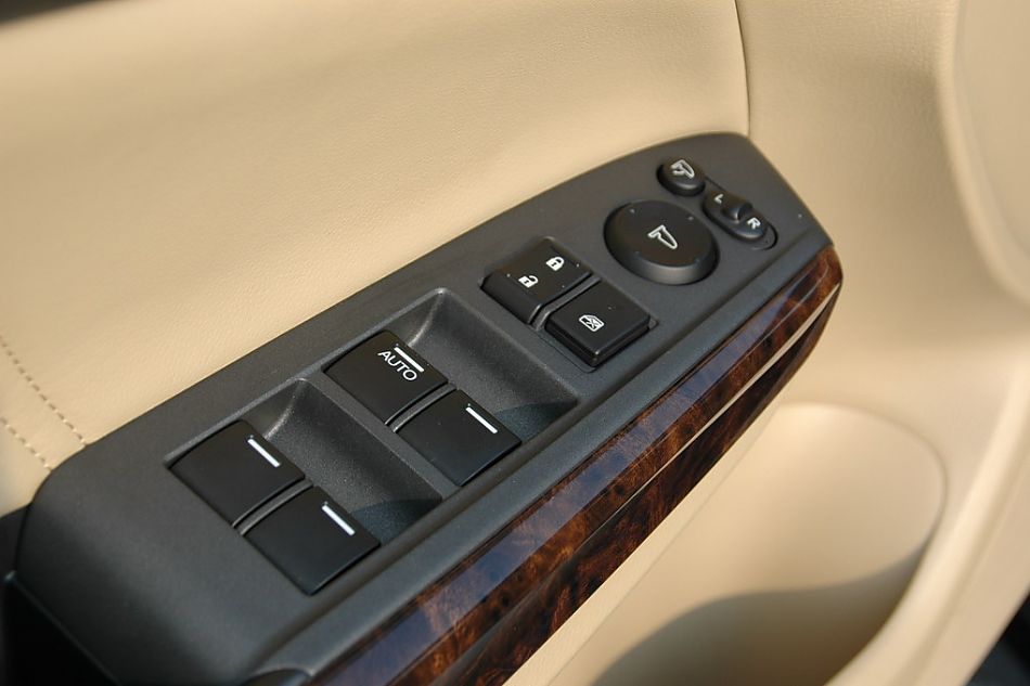 第八代雅阁内饰图片