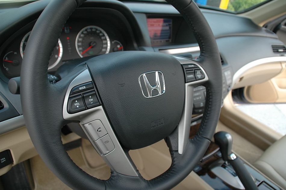 第八代雅阁内饰图片