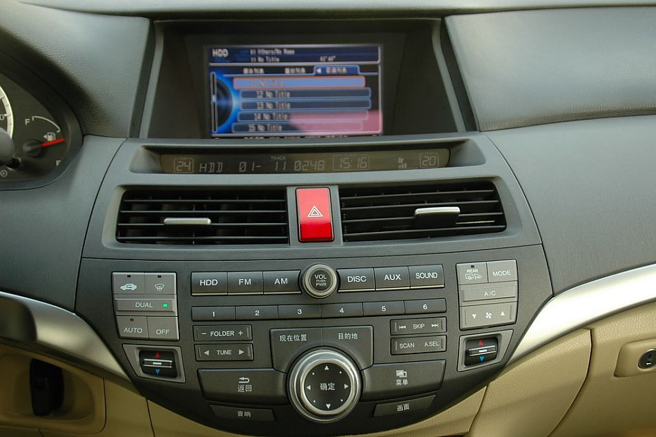 第八代雅阁内饰图片