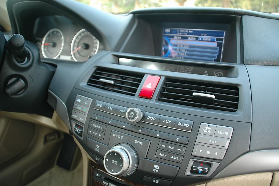 第八代雅阁内饰图片