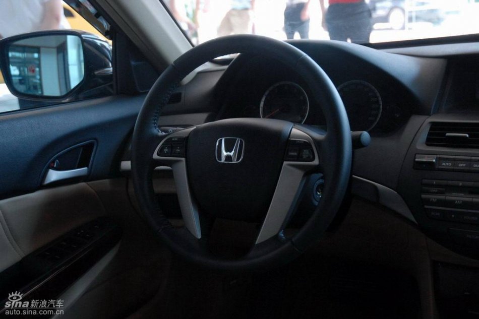 全新雅阁2.4L EX AT内饰