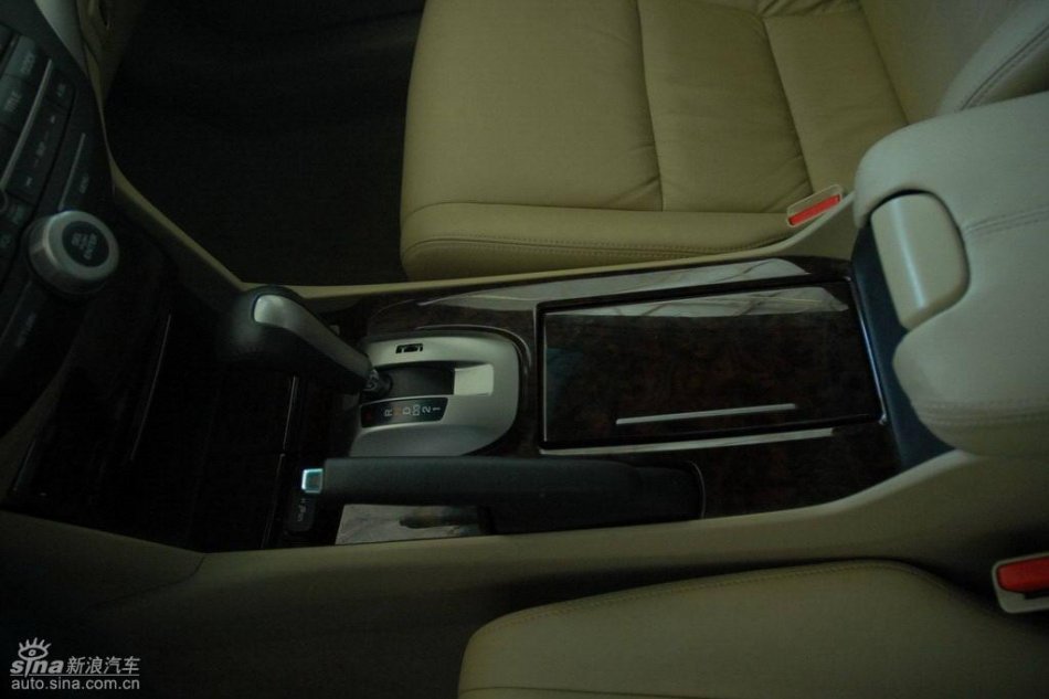 全新雅阁2.4L EX AT内饰